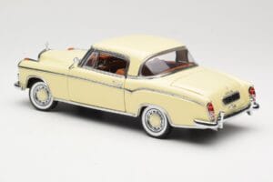 Mercedes 220 SE W128 Coupe Beige Sun Star 1:18 3562 Diecast — photo 7 of 8