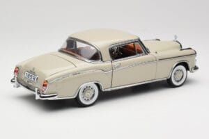 Mercedes 220 SE W128 Coupe Light Grey Sun Star 1:18 3568 Diecast — photo 3 of 8