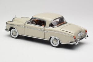 Mercedes 220 SE W128 Coupe Light Grey Sun Star 1:18 3568 Diecast — photo 7 of 8