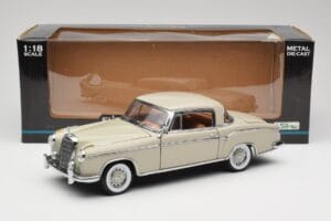 Mercedes 220 SE W128 Coupe Light Grey Sun Star 1:18 3568 Diecast — photo 8 of 8