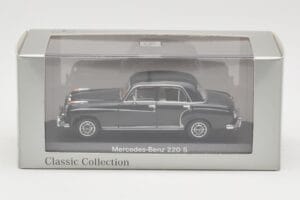 Mercedes 220S W180 Light Grey Minichamps 1:43 B66040534 Diecast — photo 4 of 4