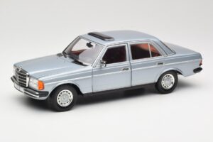 Mercedes 230E W123 Silver & Light Blue Revell 1:18 08407 Diecast