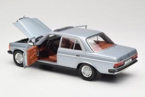 Mercedes 230E W123 Silver & Light Blue Revell 1:18 08407 Diecast — photo 5 of 8