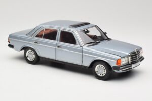 Mercedes 230E W123 Silver & Light Blue Revell 1:18 08407 Diecast — photo 6 of 8
