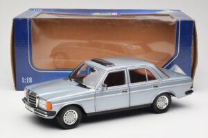 Mercedes 230E W123 Silver & Light Blue Revell 1:18 08407 Diecast — photo 8 of 8