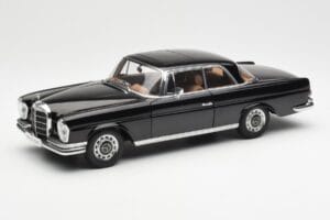 Mercedes 280 SE W111 Coupe Black AUTOart 1:18 76286 Diecast