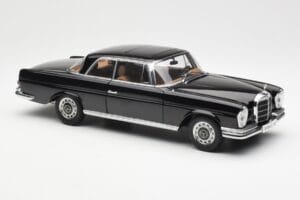 Mercedes 280 SE W111 Coupe Black AUTOart 1:18 76286 Diecast — photo 6 of 8