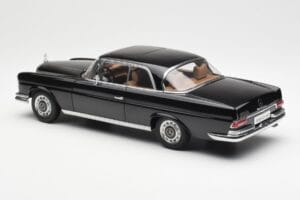 Mercedes 280 SE W111 Coupe Black AUTOart 1:18 76286 Diecast — photo 7 of 8