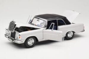 Mercedes 280 SE W111 Cabriolet Light Grey Norev 1:18 183530 Diecast — photo 2 of 8