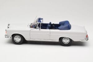 Mercedes 280 SE W111 Cabriolet Light Grey Norev 1:18 183530 Diecast — photo 4 of 8