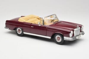 Mercedes 280SE W108 Bordeaux Red Maisto 1:18 31811 Diecast — photo 6 of 8