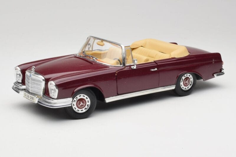 Mercedes 280SE W108 Bordeaux Red Maisto 1:18 31811 Diecast