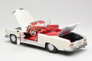 Mercedes 280SE W108 Ivory White Maisto 1:18 50223 Diecast — photo 5 of 8