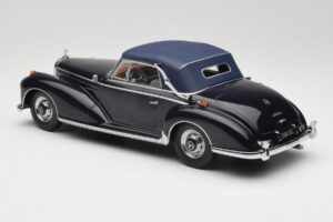 Mercedes 300 SC W188 Cabriolet Softtop Dark Blue KK-Scale 1:18 KKDC180944 Diecast — photo 5 of 6