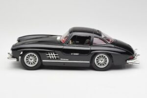 Mercedes 300 SL W198 Black Bburago 1:18 35791 Diecast — photo 4 of 8