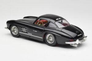 Mercedes 300 SL W198 Black Bburago 1:18 35791 Diecast — photo 7 of 8