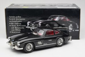 Mercedes 300 SL W198 Black Bburago 1:18 35791 Diecast — photo 8 of 8