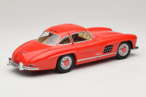 Mercedes 300 SL Gullwing Red Minichamps 1:18 180039001 Diecast — photo 3 of 8