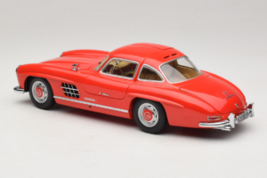 Mercedes 300 SL Gullwing Red Minichamps 1:18 180039001 Diecast — photo 7 of 8