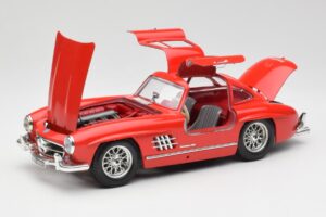 Mercedes 300 SL Red Bburago 1:18 3015 Diecast — photo 2 of 8