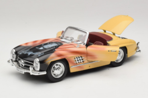 Mercedes 300 SL Roadster Rosemarie Muster Limited Edition 18/27 Bburago 1:18 3023-M1 Diecast — photo 2 of 8