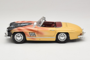 Mercedes 300 SL Roadster Rosemarie Muster Limited Edition 18/27 Bburago 1:18 3023-M1 Diecast — photo 4 of 8