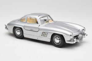 Mercedes 300 SL Silver Bburago 1:18 3013 Diecast — photo 6 of 8