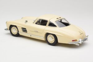 Mercedes 300 SL W198 Cream Minichamps 1:18 110037212 Diecast — photo 7 of 8