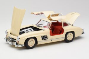 Mercedes 300 SL W198 Cream With Red Interior Minichamps 1:18 180039002 Diecast — photo 2 of 8