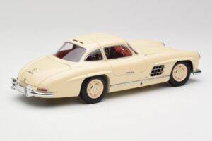 Mercedes 300 SL W198 Cream With Red Interior Minichamps 1:18 180039002 Diecast — photo 3 of 8