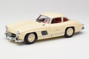 Mercedes 300 SL W198 Cream With Red Interior Minichamps 1:18 180039002 Diecast