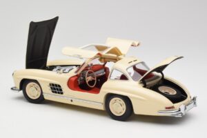Mercedes 300 SL W198 Cream With Red Interior Minichamps 1:18 180039002 Diecast — photo 5 of 8
