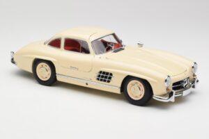 Mercedes 300 SL W198 Cream With Red Interior Minichamps 1:18 180039002 Diecast — photo 6 of 8