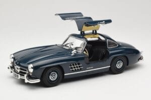 Mercedes 300 SL W198 Gullwing Dark Blue Minichamps 1:18 110037216 Diecast — photo 2 of 8