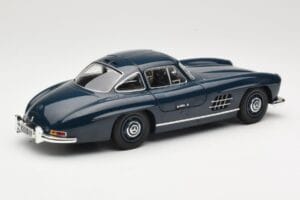 Mercedes 300 SL W198 Gullwing Dark Blue Minichamps 1:18 110037216 Diecast — photo 3 of 8