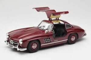 Mercedes 300 SL W198 Gullwing Dark Red Minichamps 1:18 110037218 Diecast — photo 2 of 8