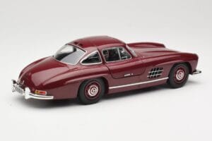 Mercedes 300 SL W198 Gullwing Dark Red Minichamps 1:18 110037218 Diecast — photo 3 of 8