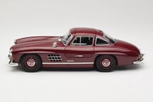 Mercedes 300 SL W198 Gullwing Dark Red Minichamps 1:18 110037218 Diecast — photo 4 of 8