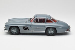 Mercedes 300 SL W198 Graphite Grey Minichamps 1:18 180039005 Diecast — photo 4 of 8
