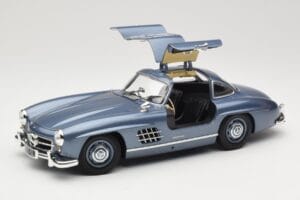 Mercedes 300 SL W198 Gullwing Light Blue Metallic Minichamps 1:18 110037220 Diecast — photo 2 of 8