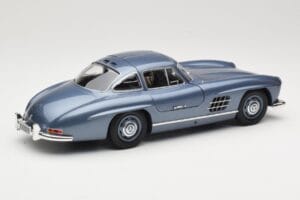 Mercedes 300 SL W198 Gullwing Light Blue Metallic Minichamps 1:18 110037220 Diecast — photo 3 of 8