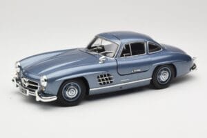 Mercedes 300 SL W198 Gullwing Light Blue Metallic Minichamps 1:18 110037220 Diecast