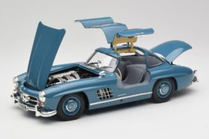 Mercedes 300 SL W198 Light Blue Minichamps 1:18 180039007 Diecast — photo 2 of 8