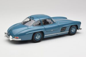 Mercedes 300 SL W198 Light Blue Minichamps 1:18 180039007 Diecast — photo 3 of 8