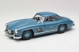 Mercedes 300 SL W198 Light Blue Minichamps 1:18 180039007 Diecast