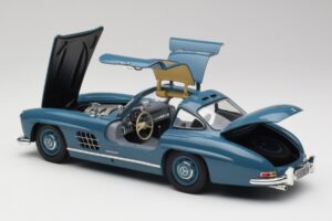 Mercedes 300 SL W198 Light Blue Minichamps 1:18 180039007 Diecast — photo 5 of 8
