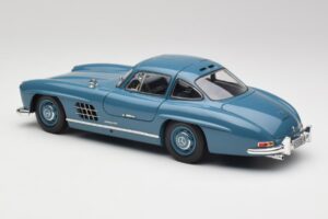 Mercedes 300 SL W198 Light Blue Minichamps 1:18 180039007 Diecast — photo 7 of 8
