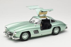 Mercedes 300 SL W198 Gullwing Light Green Metallic Minichamps 1:18 110037221 Diecast — photo 2 of 8
