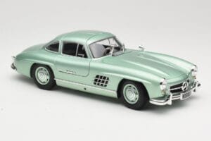Mercedes 300 SL W198 Gullwing Light Green Metallic Minichamps 1:18 110037221 Diecast — photo 6 of 8