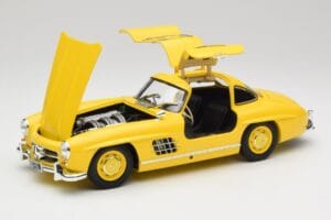 Mercedes 300 SL W198 Light Yellow Minichamps 1:18 180039009 Diecast — photo 2 of 8